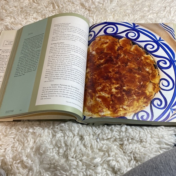 JULIA and JACQUES COOKING AT HOME by JULIA CHILD & JAQUES PEPIN HB EUC - Picture 9 of 9